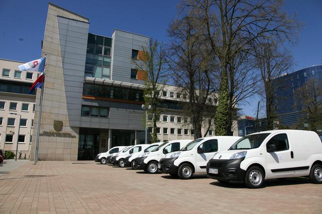 Sanepid w Rzeszowie dostał 7 nowych samochodów do walki z koronawirusem