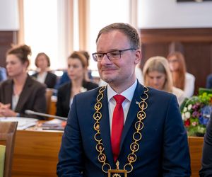 Zaprzysiężenie nowego prezydenta Zabrza. Kamil Żbikowski złożył ślubowanie i zwrócił się do mieszkańców
