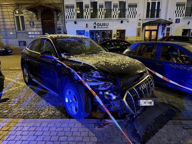 Warszawa. Totalna demolka. Audi wjechało w restaurację 
