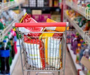 Już jedna porcja nasila objawy. Tego nie jedz przy dnie moczanowej