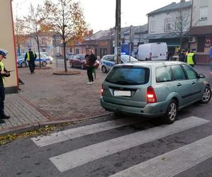 Poważny wypadek w Piotrkowie Kujawskim. Motorowerzysta potrącony przez kierowcę