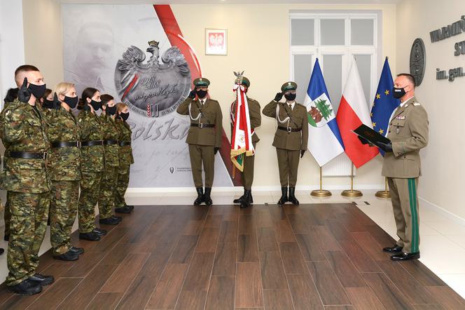 Nowi funkcjonariusze w warmińsko-mazurskiej straży granicznej. Złożyli uroczyste ślubowanie [FOTO]