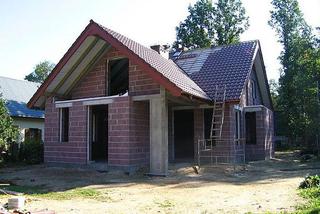 Z piwnicą czy bez? Murowane czy drewniane? Jakie domy budują Polacy. Poznaj wyniki sondażu