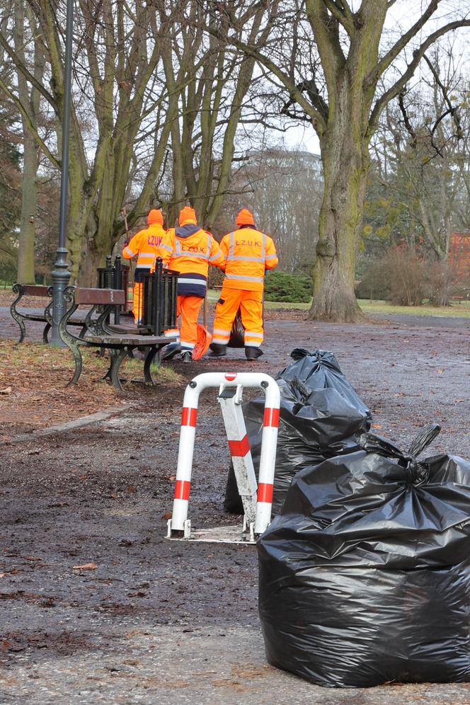 Trwają przygotowania do wiosny. Wielkie sprzątanie w łódzkich parkach