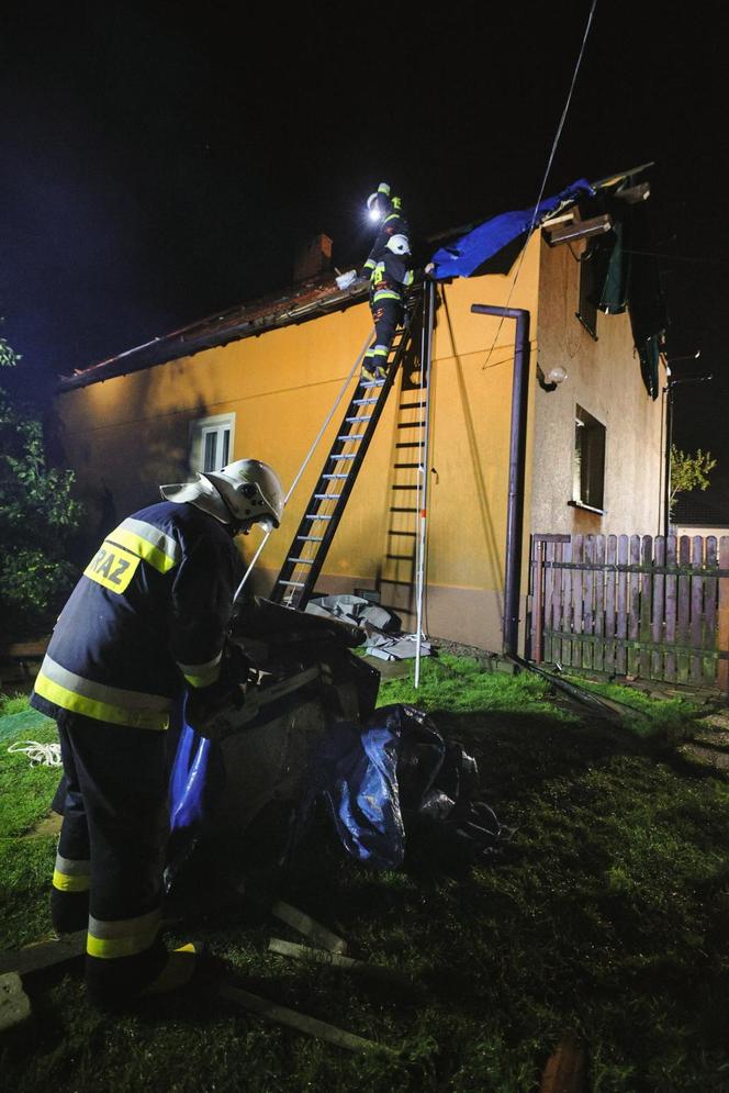   Groźne nawałnice przetoczyły się przez Polskę. Zerwane dachy, zalane drogi, połamane drzewa