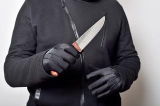 Z nożem w ręku okradł pracownicę sklepu! Groza w w Gostyniu 
