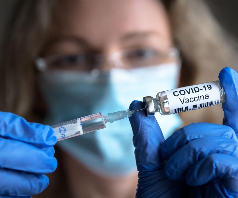 Co realnie zyskaliśmy dzięki szczepieniom na COVID-19? Niemal 15 milionów lat życia