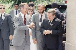 Lech Wałęsa,  George H. Bush