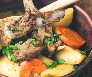 Gulasz z baraniny w piwie - przepis gazdy z Zakopanego