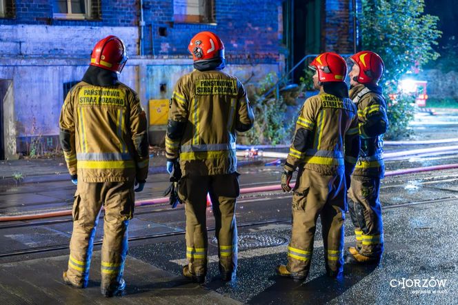 Pożar pustostanu w Chorzowie. 31-letni sprawca podpalenia usłyszał zarzuty