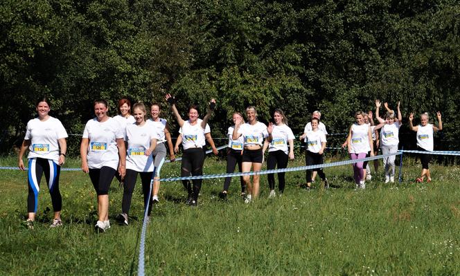 Jump and Run 2023 w Bydgoszczy. Bieg z dmuchanymi przeszkodami przyciągnął tłumy