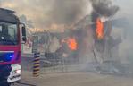 Ogromny pożar Biedronki w Słupsku. Obiekt niemal całkowicie zniszczony