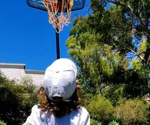 Wojciech Szczęsny uczy Liama nietypowego sportu