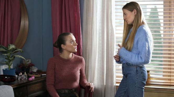 Barwy szczęścia odc. 2449. Renata (Anna Mrozowska), Dominika (Karolina Chapko)