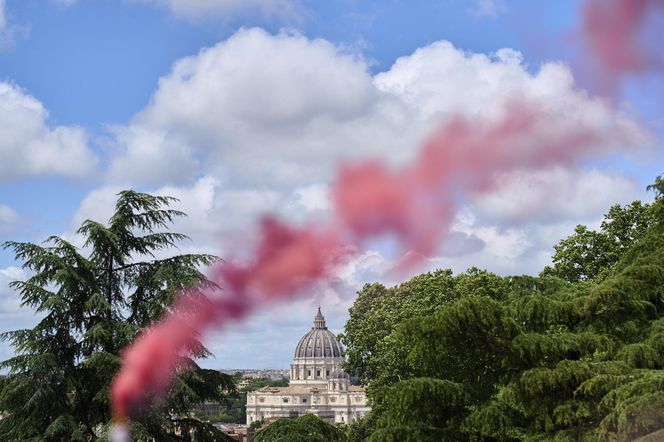 Z OSTATNIEJ CHWILI: Rozpoczęło się konklawe 2025 – kardynałowie złożyli przysięgę w Kaplicy Sykstyńskiej