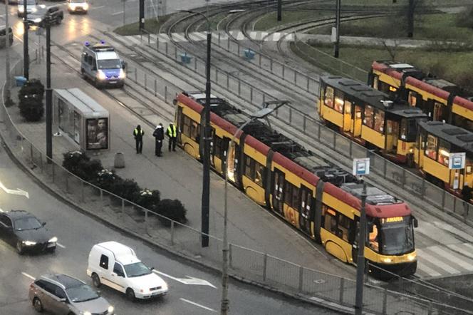 Ranny pasażer tramwaju na rondzie Wiatraczna 