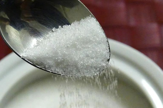 Zaskakujące skutki problemów z cukrem. Polacy wykupują go w Niemczech