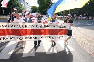Białorusini przeszli przez centrum Białystoku. To protest przeciwko reżimowi Łukaszenki [ZDJĘCIA]