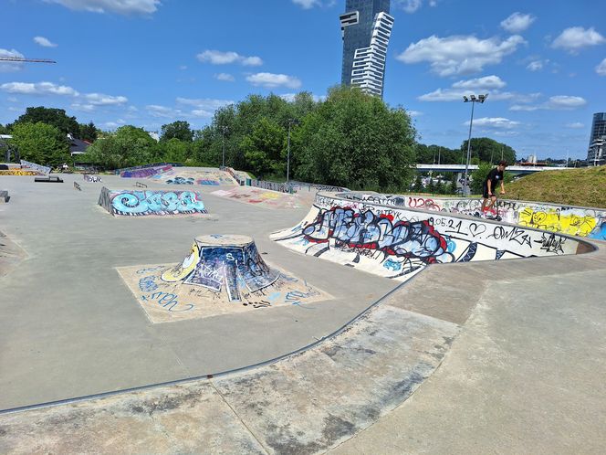 Rzeszowski skatepark. Atrakcja podczas wakacji w mieście 