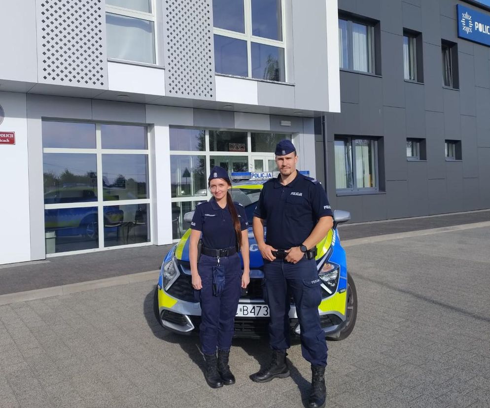 Zaczęła rodzić w samochodzie. Do szpitala eskortowała ją policja!