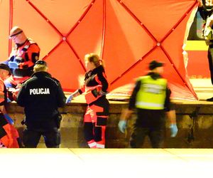 Młody mężczyzna wpadł między peron a pociąg w Warszawie. Został zmiażdżony