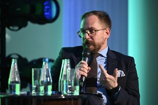 Komponent lotniczy i satelitarny w systemie bezpieczeństwa morskiego