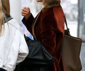 Agnieszka Woźniak-Starak zamieniła eko elektryczna Teslę na potężnego Defendera za 400 tyś.