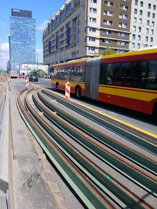 Tramwajowy remont pl. Zawiszy w Warszawie
