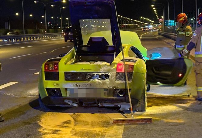 Warszawa: Pożar Lamborghini na S79. Luksusowe auto spłonęło