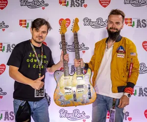 To jest absolutny rekord! Polandrockowa gitara Szymona Chwalisza wylicytowana za blisko 100 tysięcy złotych! 
