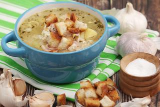 Czeska zupa czosnkowa- sycąca, zdrowa, oszczędna