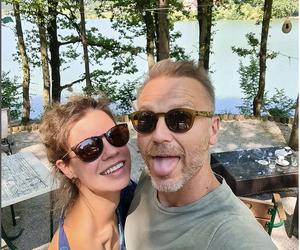 Krystian Wieczorek i jego żona Maria na wakacjach na kempingu