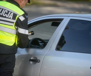 Prawie 14 tysięcy kierowców jeździło z zakazem. Nowe dane policji porażają