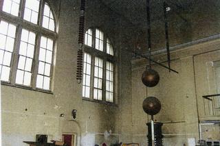 Konserwator nakazał zabezpieczyć zabytkowy budynek elektrowni w Falenicy