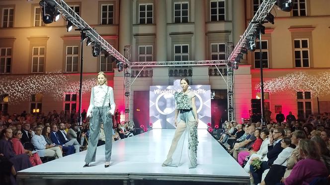 RADOM FASHION SHOW