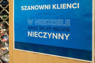 Czy w niedzielę [21.01.2024] czynne są sklepy?