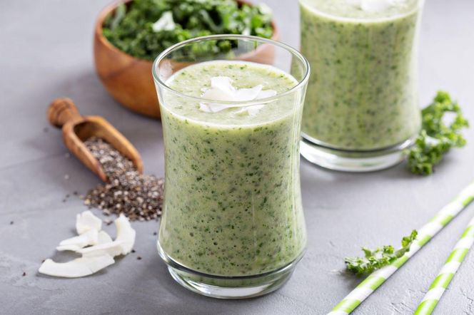 koktajl bananowy z jarmużem