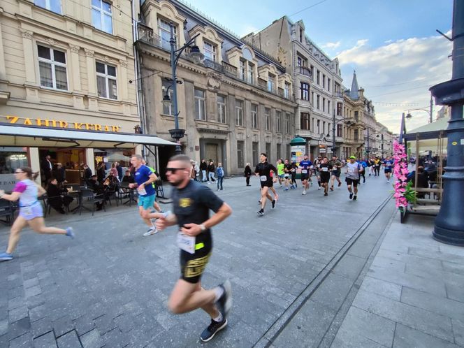 Rossmann Run 2025. Tłumy biegaczy wzięły udział w biegu ulicą Piotrkowską