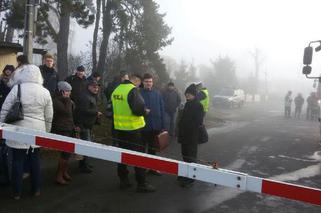 1 Tragiczny wypadek na ul. Moryca w Piotrkowie Trybunalskim. Pociąg staranował osobówkę