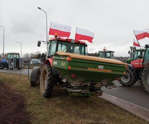 Trwa protest rolników w woj. lubelskim. Blokady są w wielu miejscach w regionie [DUŻO ZDJĘĆ]