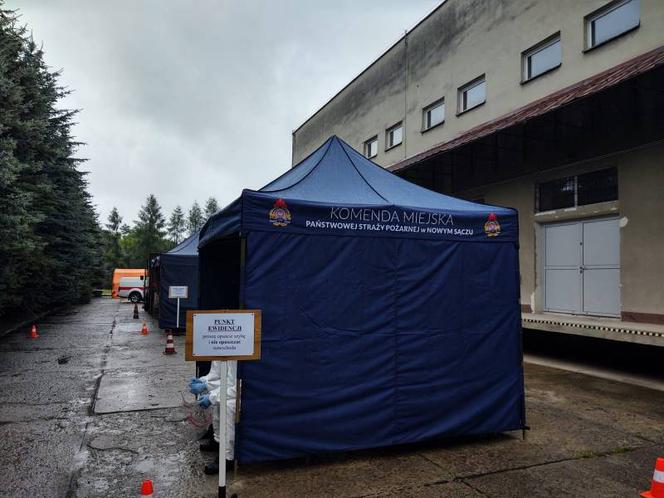 Koronawirus. W Nowym Sączu działa punkt poboru wymazów. Ruszyły badania przesiewowe