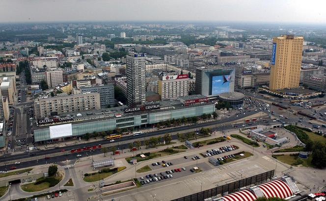 Aż trudno uwierzyć, że tak 20 lat temu wyglądała Warszawa. Miasto nie do poznania!