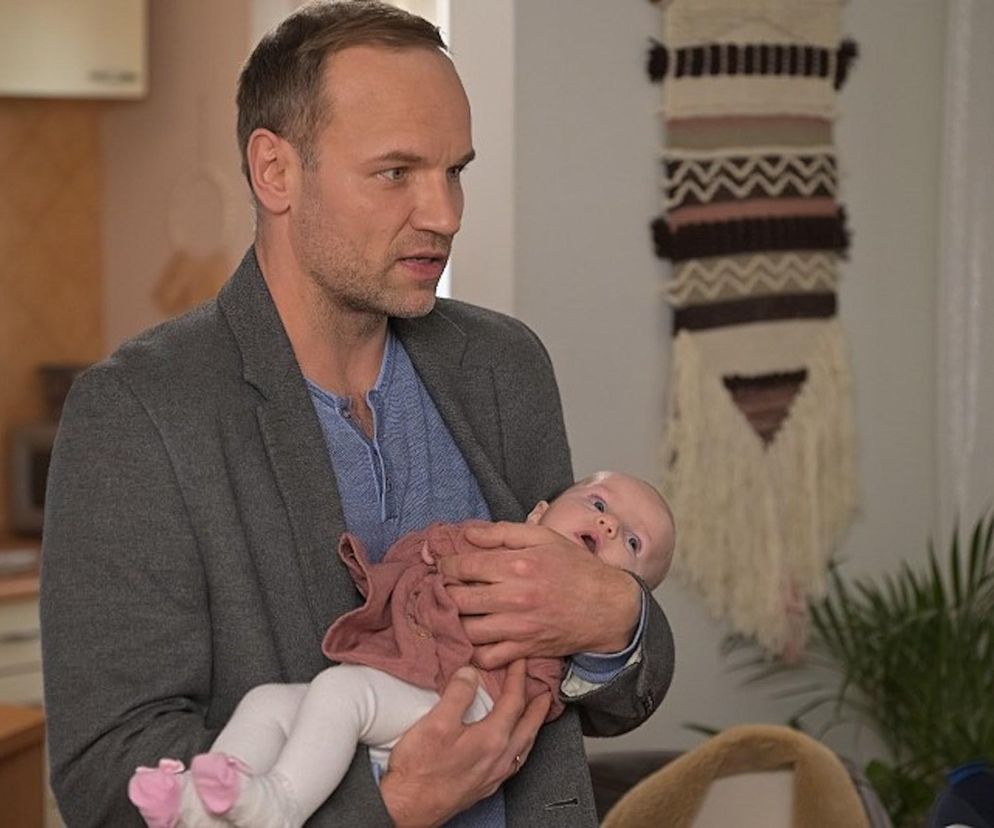 Pierwsza miłość, odcinek 4065: Janek przejmie opiekę nad córką, a Kinga odkryje kolejne kłamstwo męża! - ZDJĘCIA