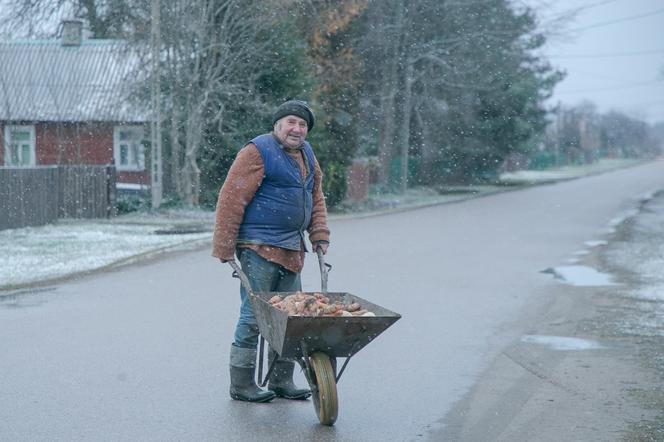 Gienek Onopiuk z serialu Rolnicy. Podlasie