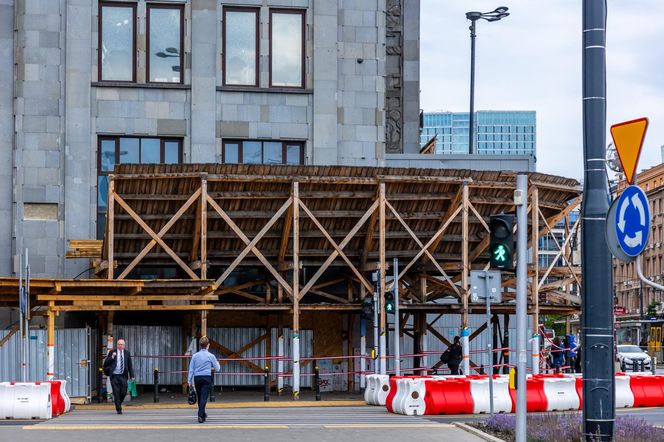 Gmach Banku Gospodarstwa Krajowego w Warszawie w trakcie remontu