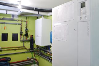 Pompa ciepła ze szczytowym źródłem energii - idealnym połączeniem na mrozy