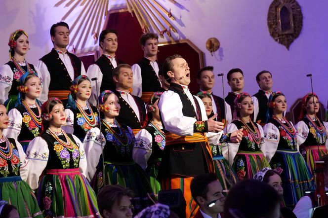 Występ zespołu Mazowsze w Starachowicach