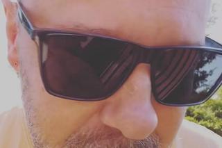 Andrzej Piaseczny zdjął opatrunek z oczu