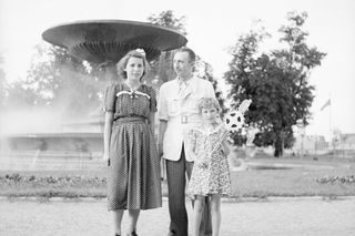 QUIZ PRL. „Jutro będzie futro!” Powiedzenia naszych rodziców, które ukształtowały Polaków z pokolenia PRL-u