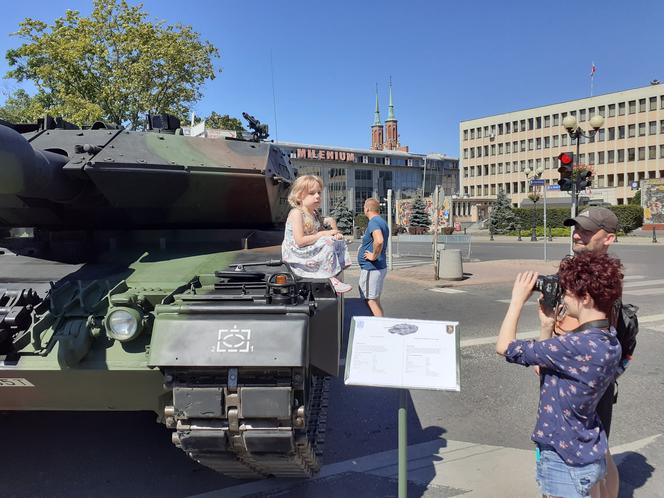 Obchody Święta Wojska Polskiego w Siedlcach i wystawa sprzętu wojskowego